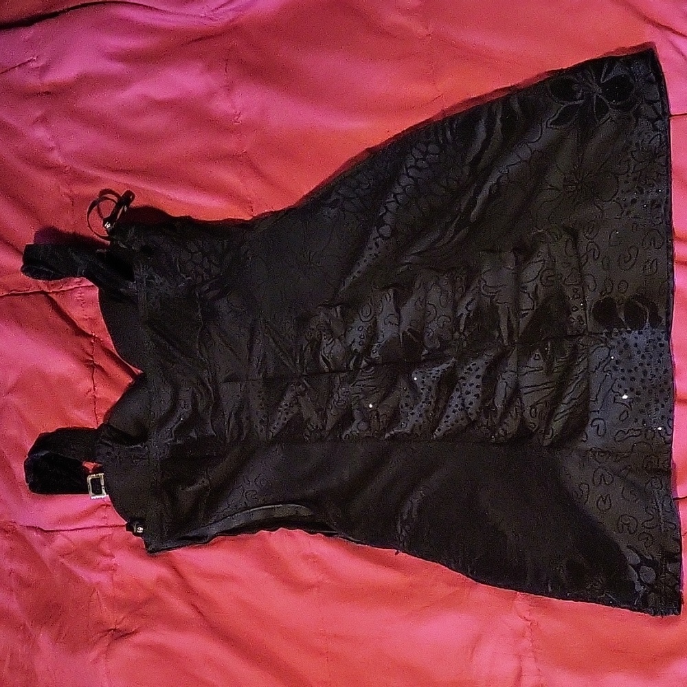 Dress - Picture 2 of 3
